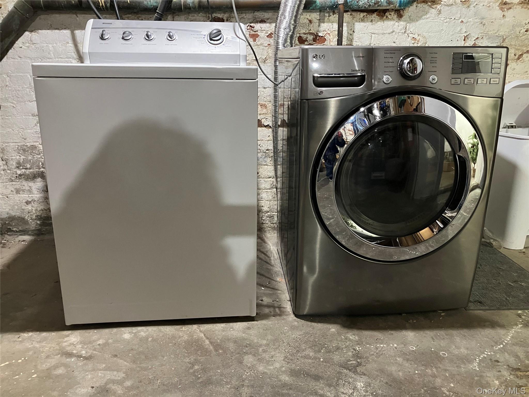 #13 photo, 18 Park Avenue, Glen Cove , NY 11542