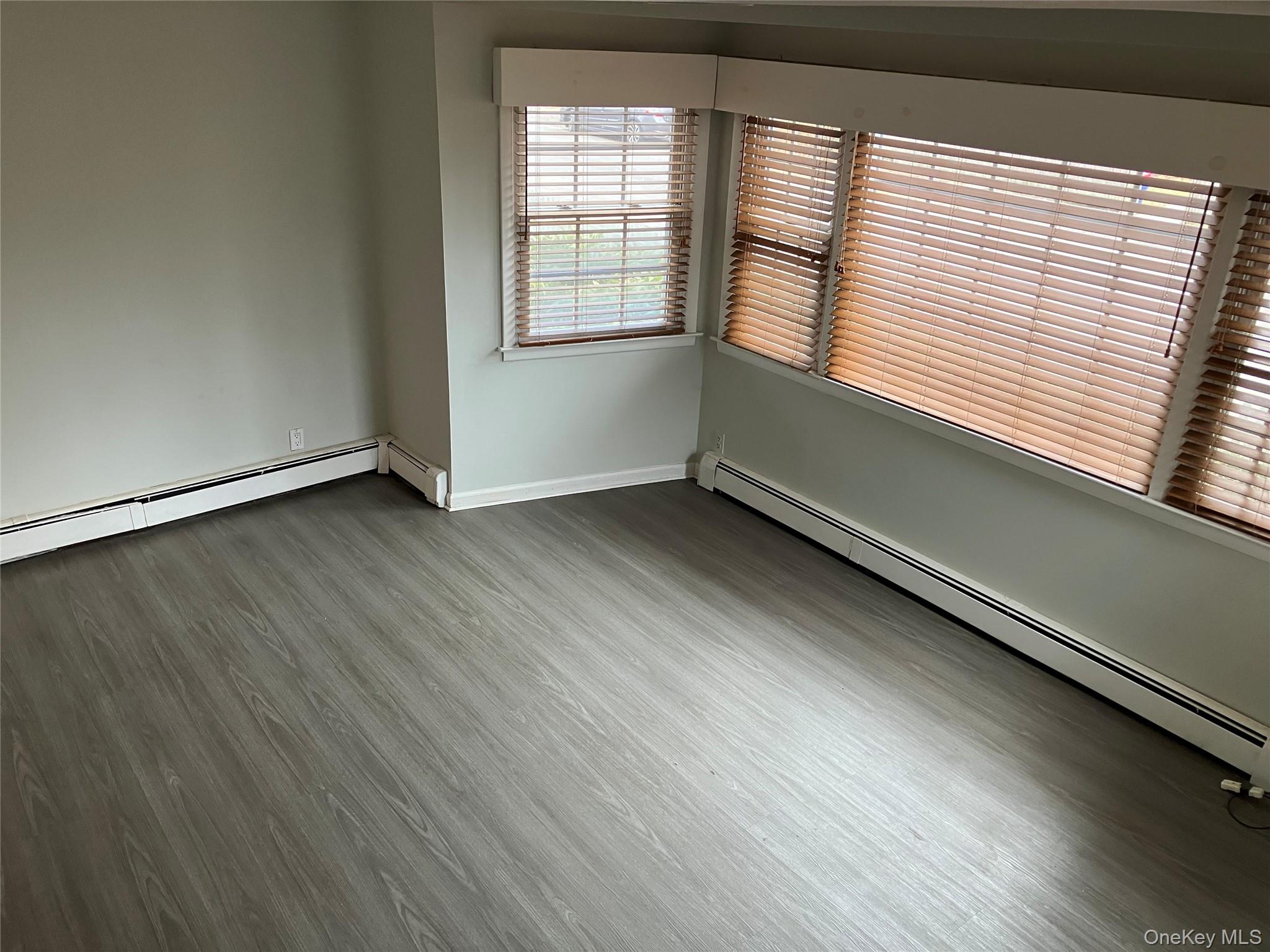 #3 photo, 18 Park Avenue, Glen Cove , NY 11542