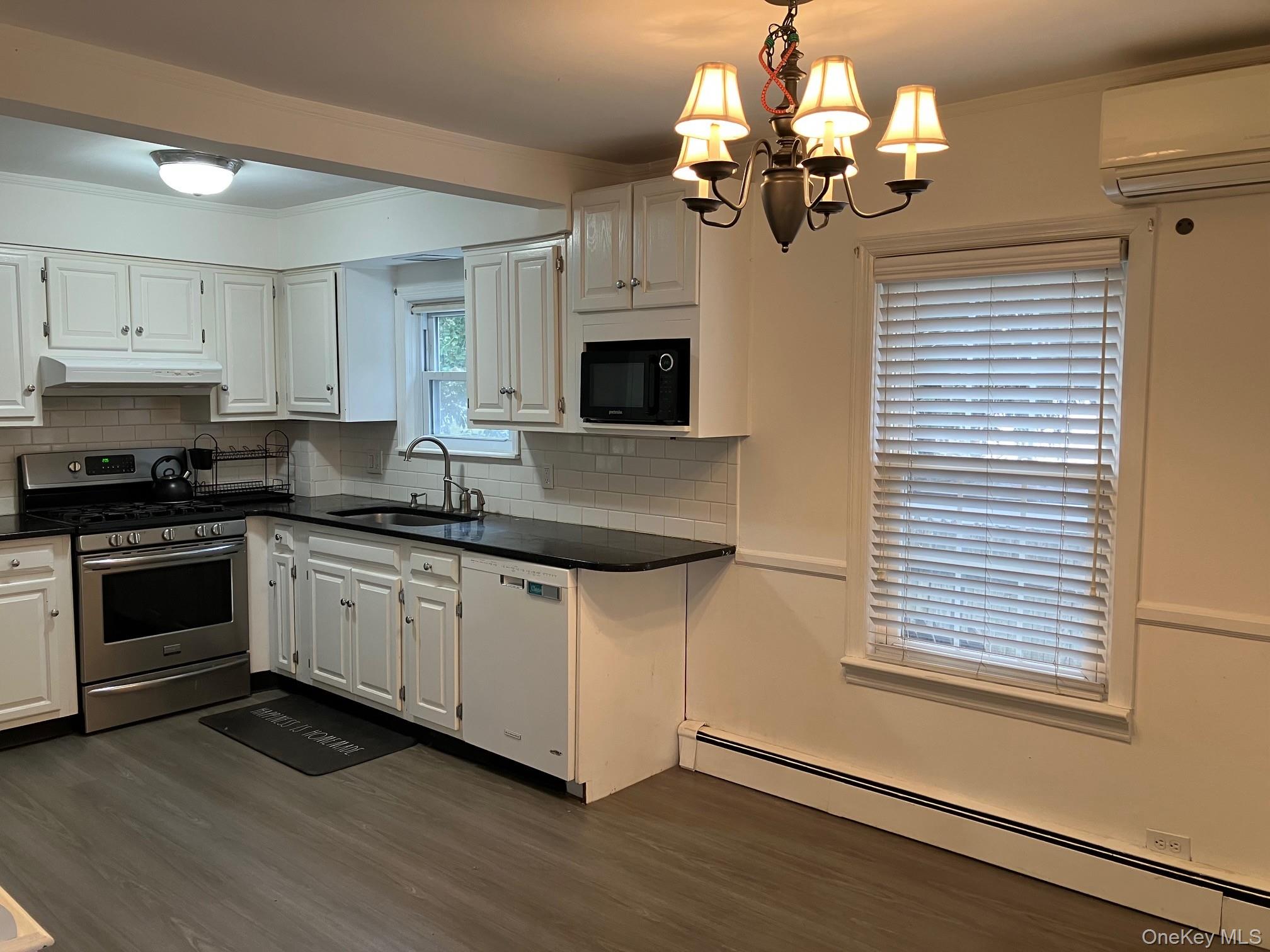 #4 photo, 18 Park Avenue, Glen Cove , NY 11542