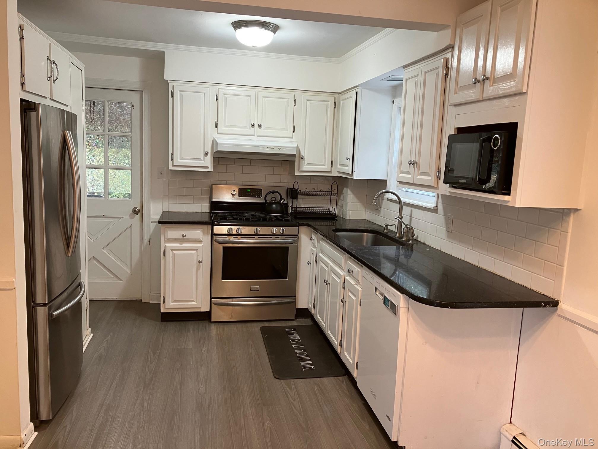 #5 photo, 18 Park Avenue, Glen Cove , NY 11542