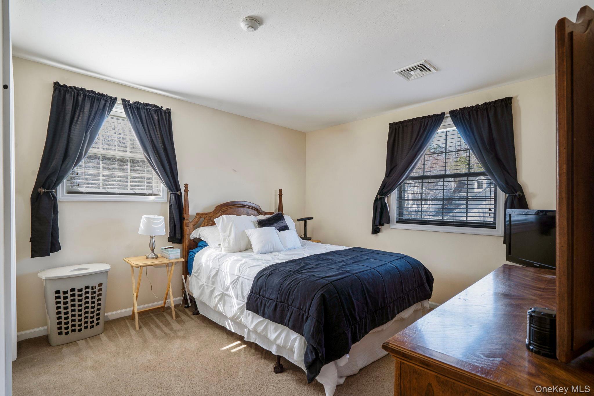 #14 photo, 24 Brookville Way, সাফোক কাউন্টি Manorville , NY 11949