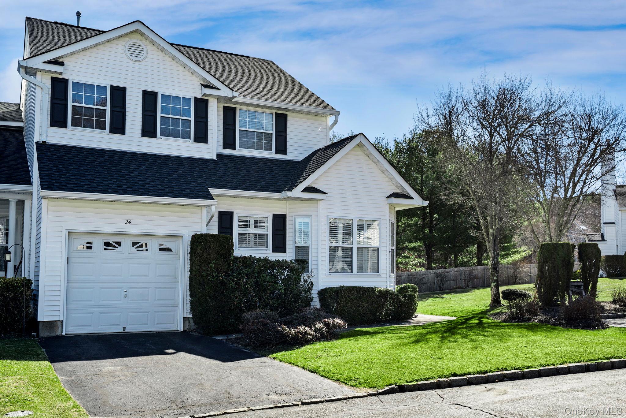 #2 photo, 24 Brookville Way, সাফোক কাউন্টি Manorville , NY 11949