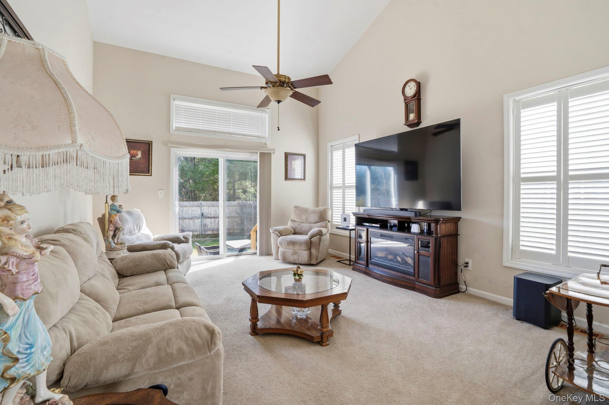 #3 photo, 24 Brookville Way, সাফোক কাউন্টি Manorville , NY 11949