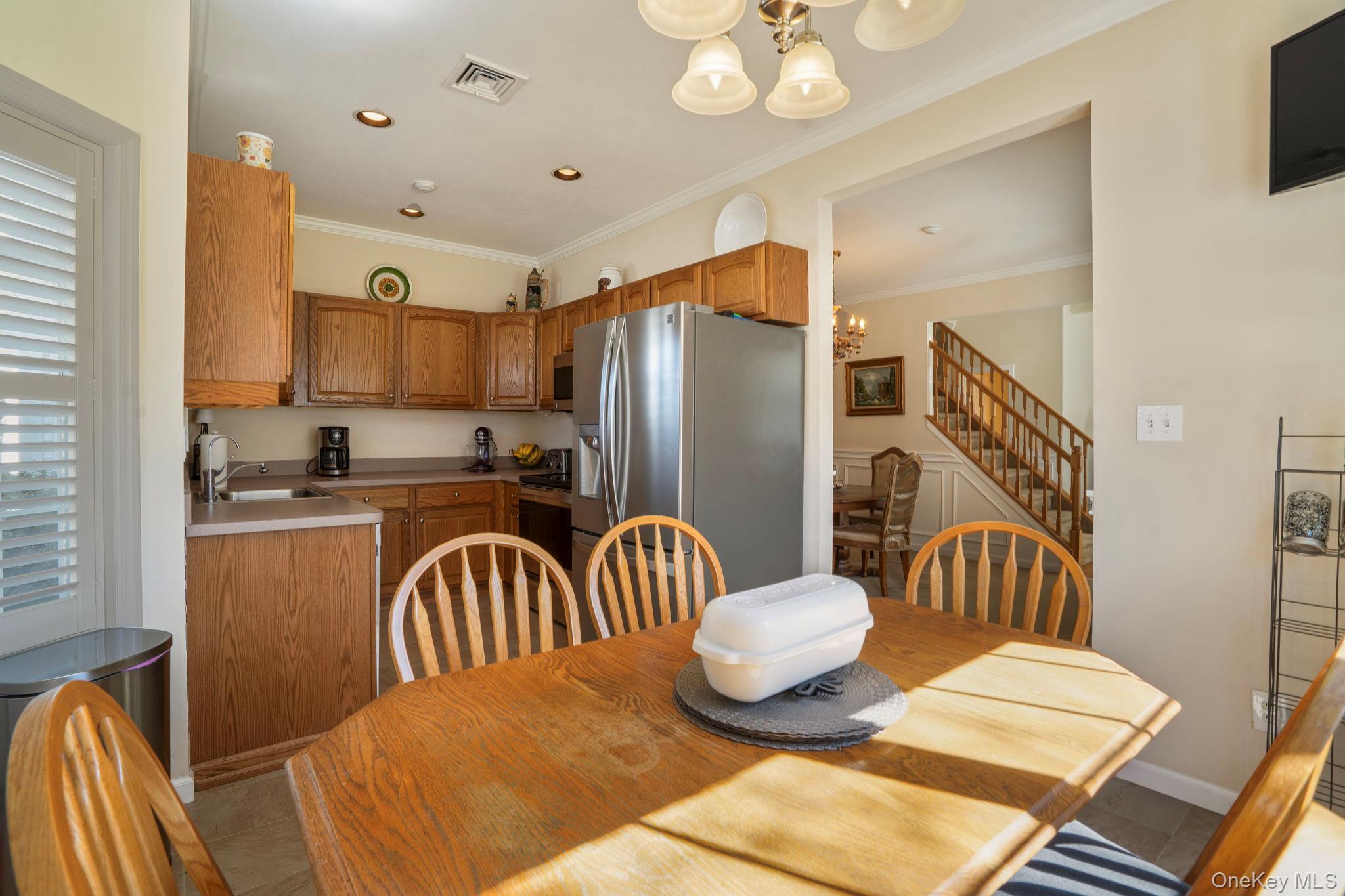 #8 photo, 24 Brookville Way, সাফোক কাউন্টি Manorville , NY 11949