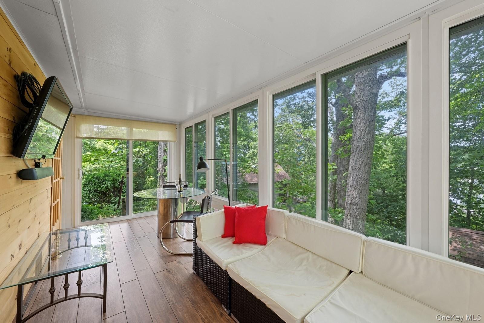 #19 photo, 8 Towle Place, Glen Cove , NY 11542