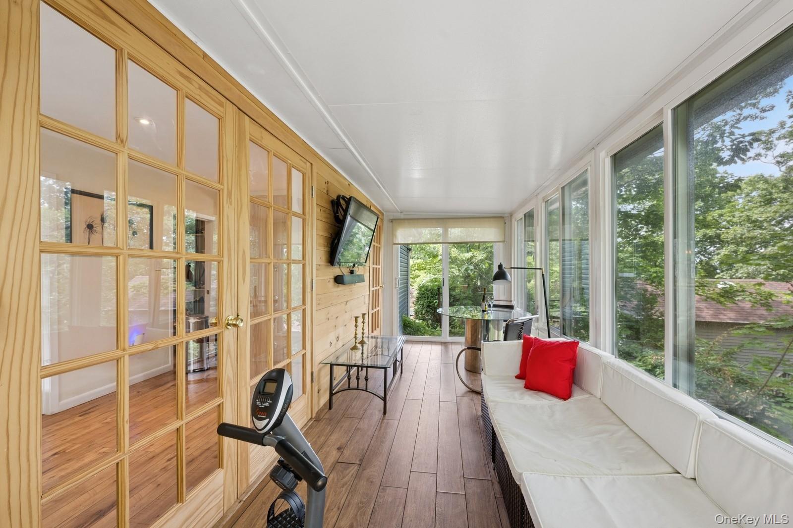 #20 photo, 8 Towle Place, Glen Cove , NY 11542