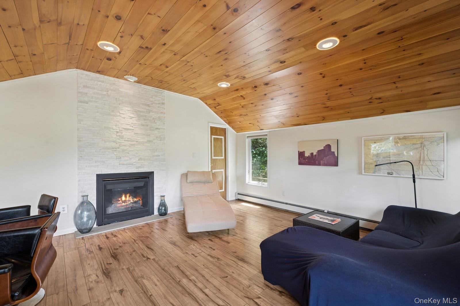 #3 photo, 8 Towle Place, Glen Cove , NY 11542