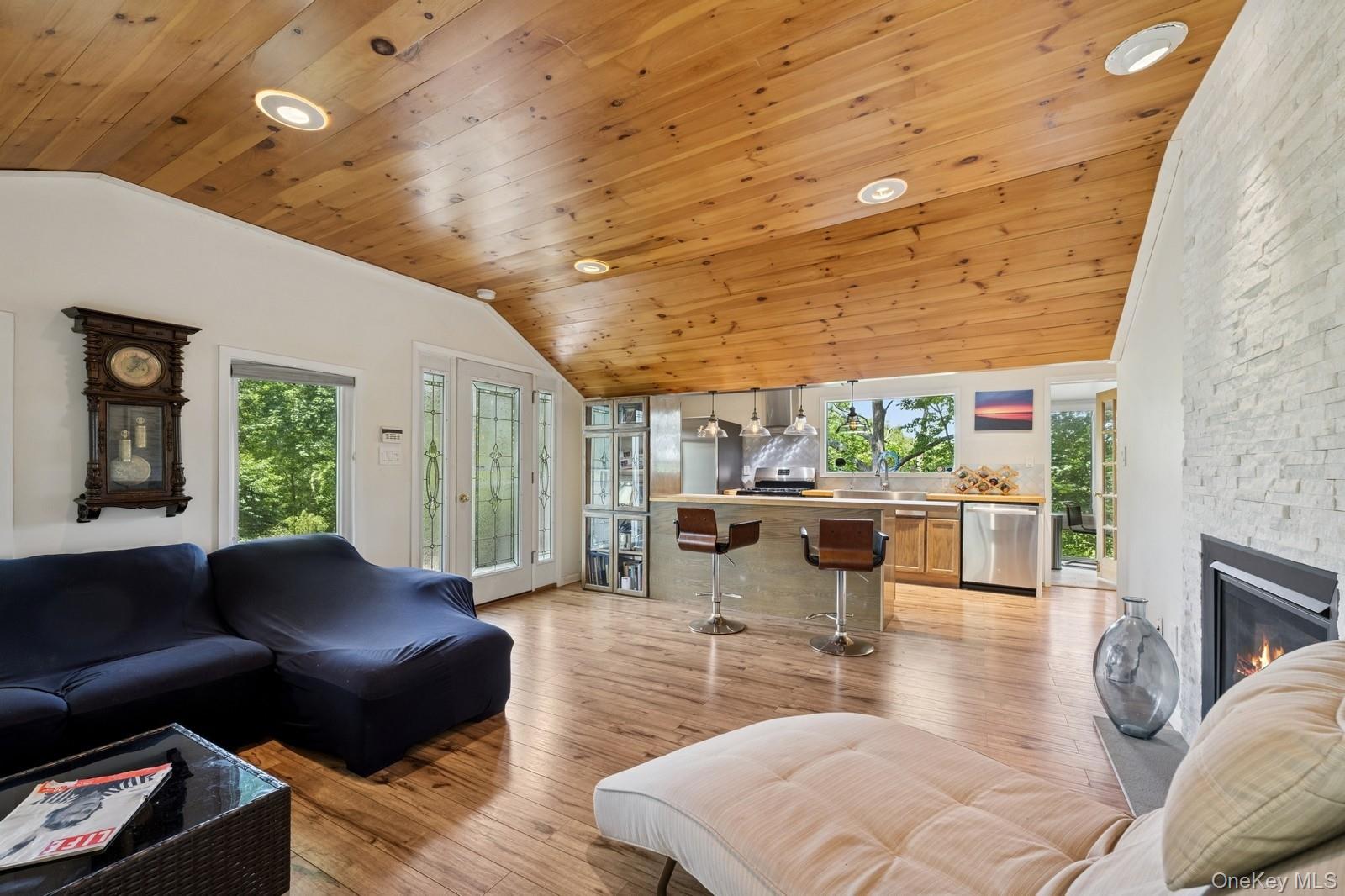 #4 photo, 8 Towle Place, Glen Cove , NY 11542