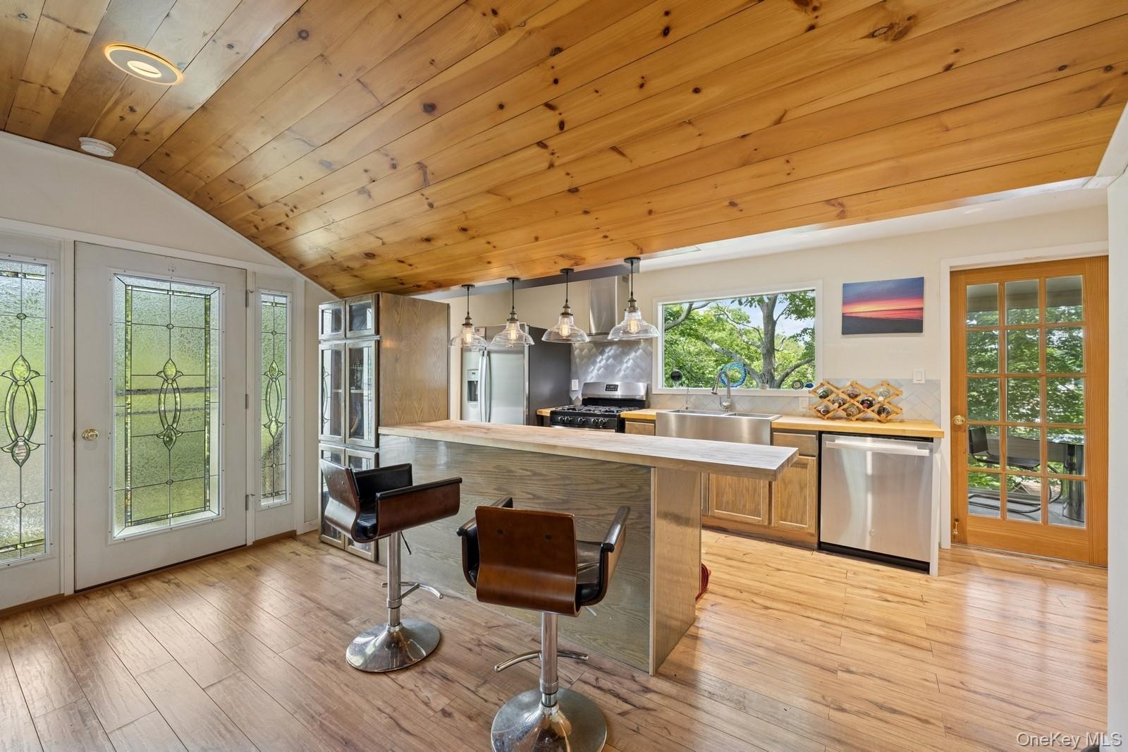 #5 photo, 8 Towle Place, Glen Cove , NY 11542