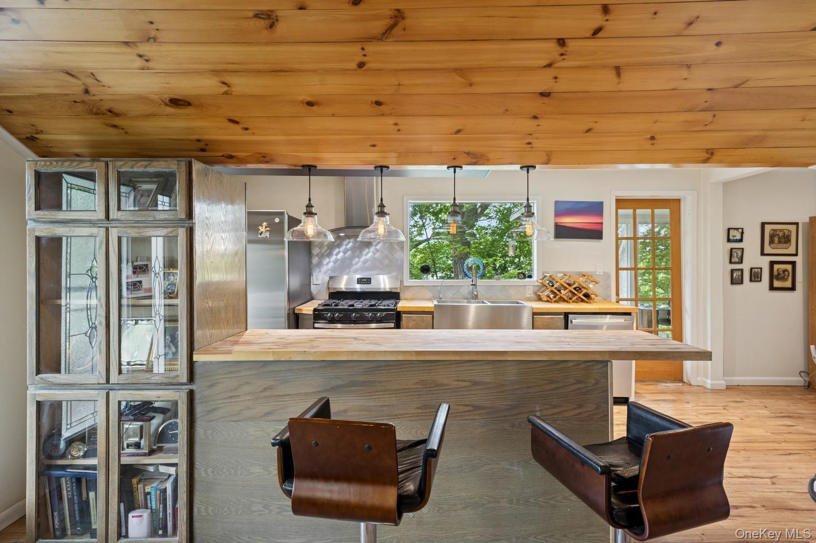 #6 photo, 8 Towle Place, Glen Cove , NY 11542