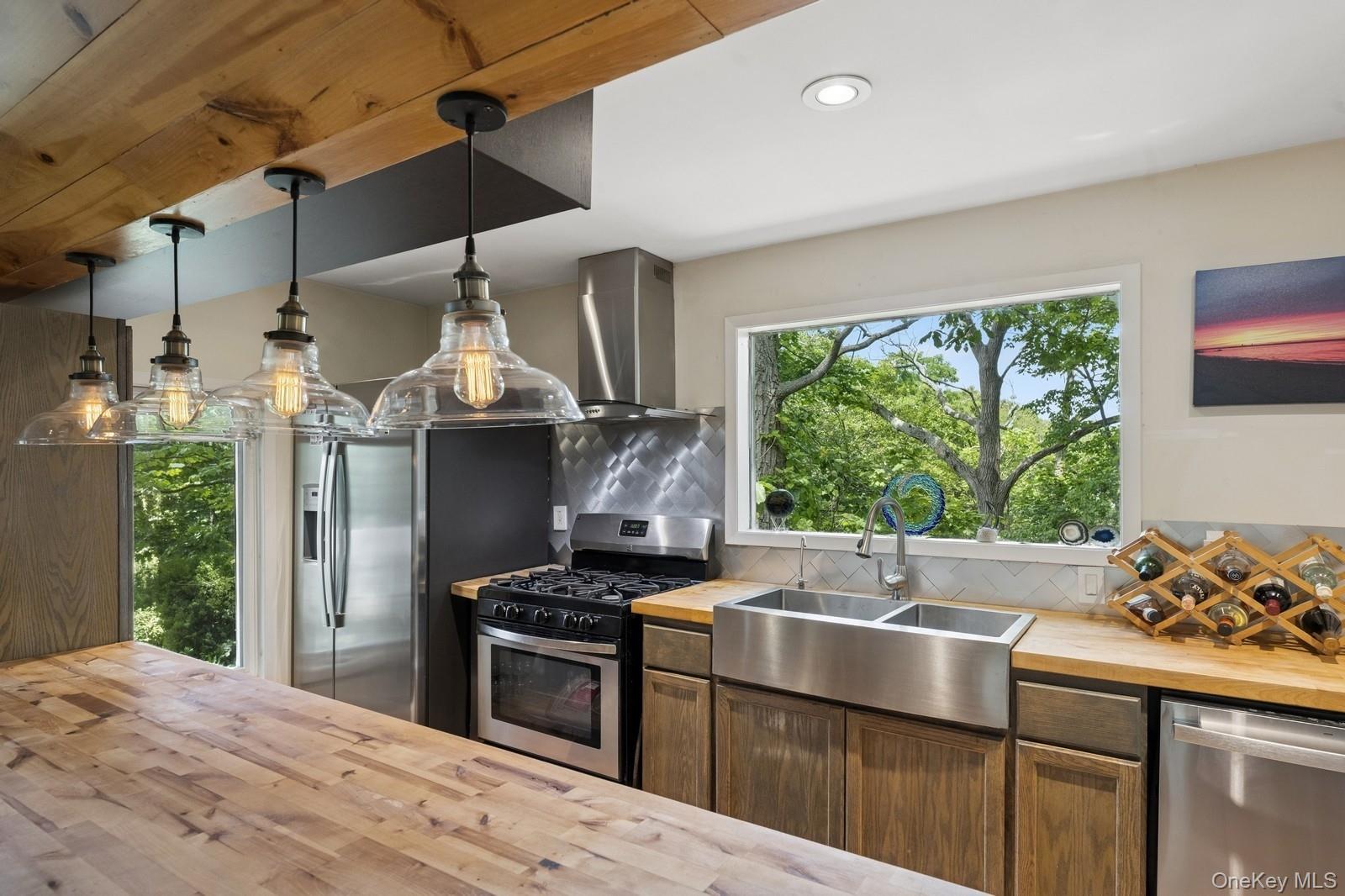 #7 photo, 8 Towle Place, Glen Cove , NY 11542