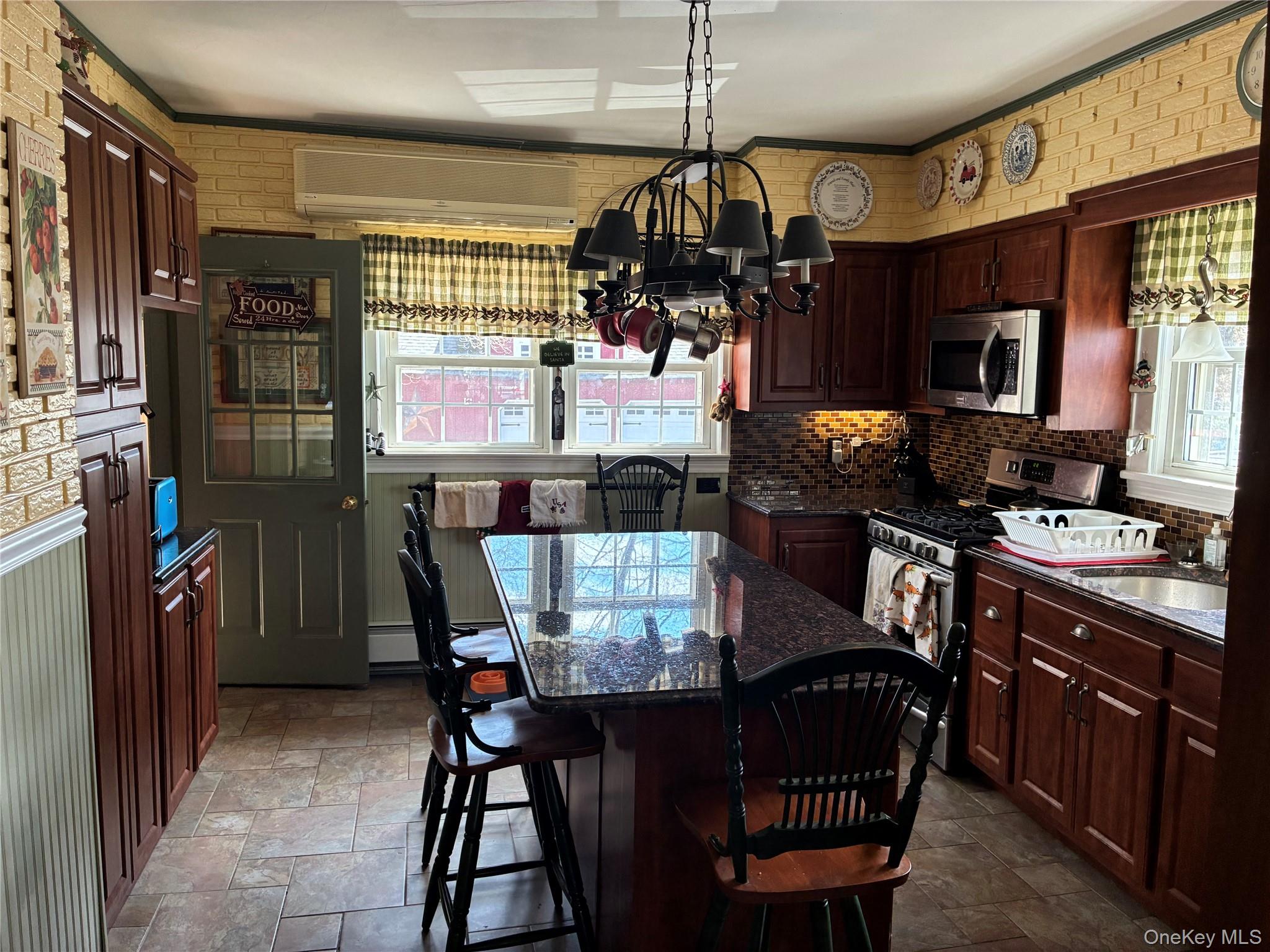 #13 photo, 21 Wellington Place, 東長島 Amityville , NY 11701