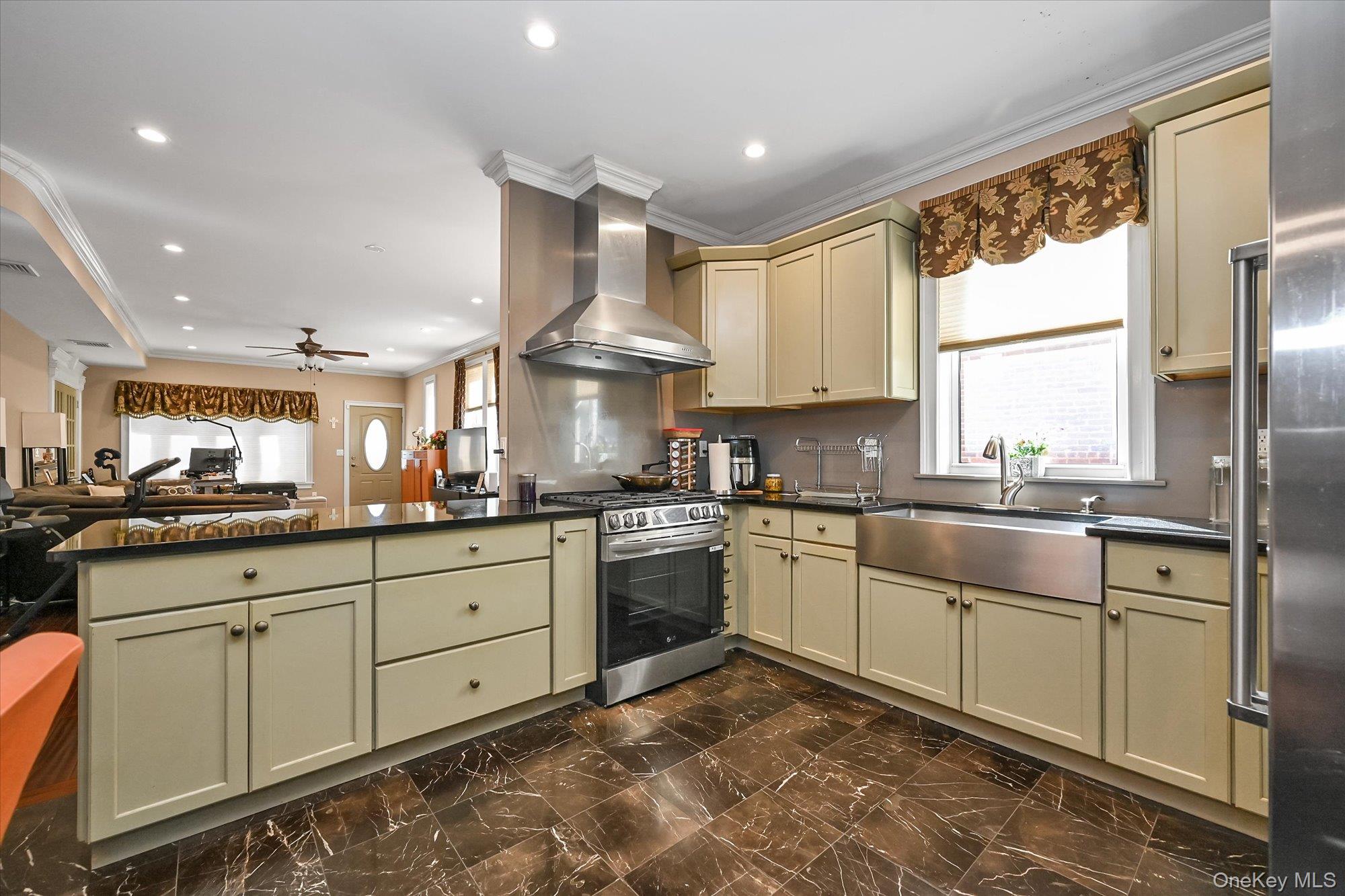 #5 photo, 29-42 164th Street, Flushing , NY 11358