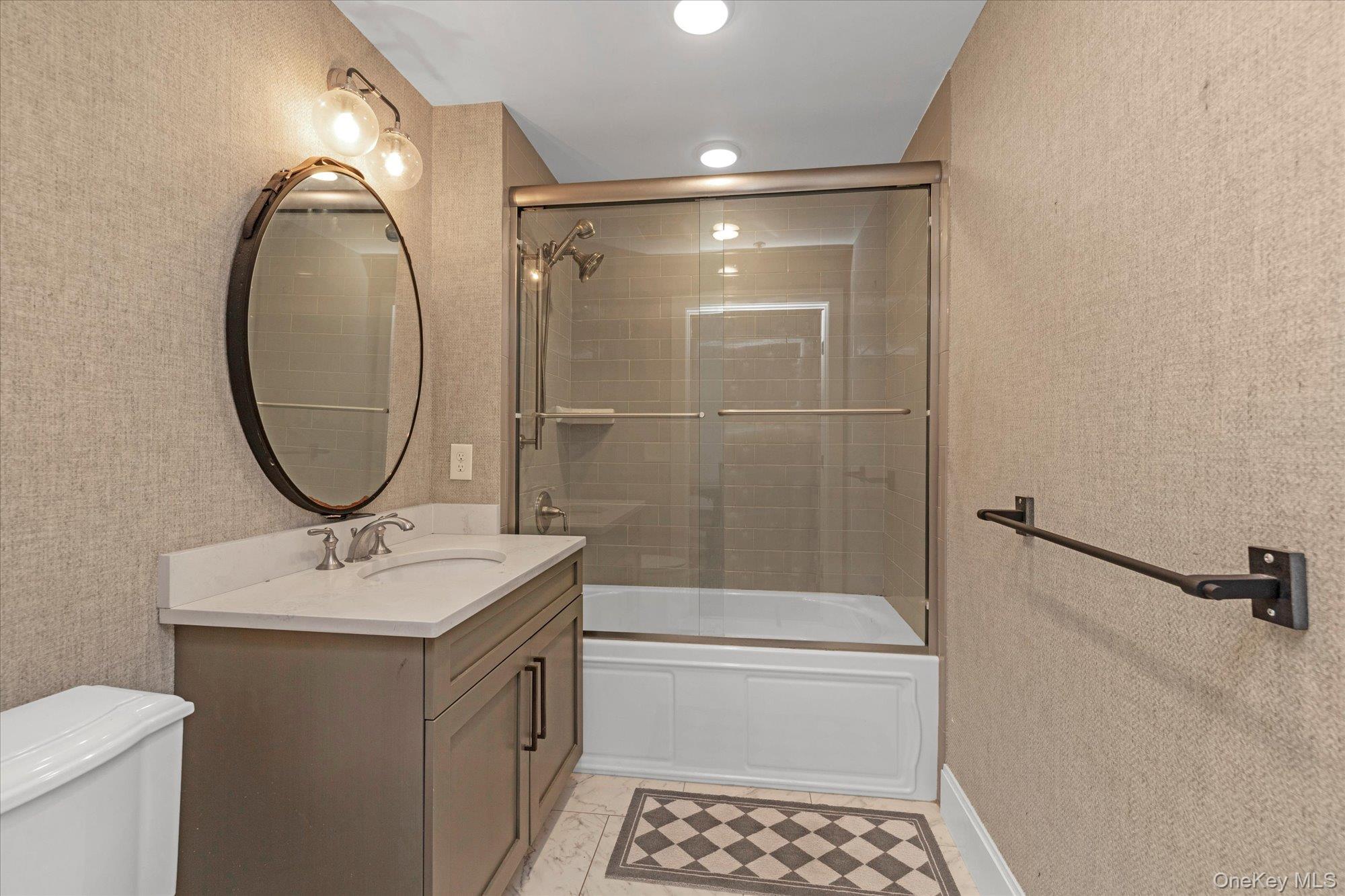 #13 photo, 214 Marina Pointe Drive, 롱 아일랜드 East Rockaway , NY 11518