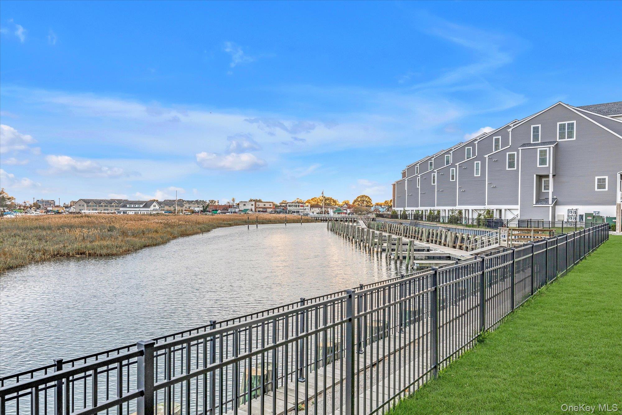 #16 photo, 214 Marina Pointe Drive, 롱 아일랜드 East Rockaway , NY 11518