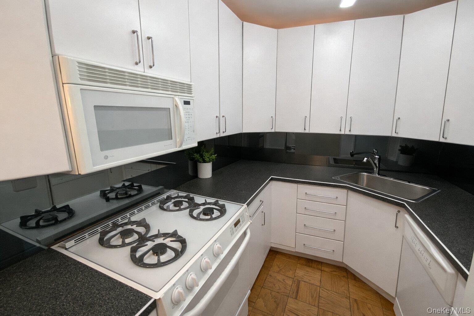 #10 photo, 26910 Grand Central Parkway, Floral Park , NY 11005