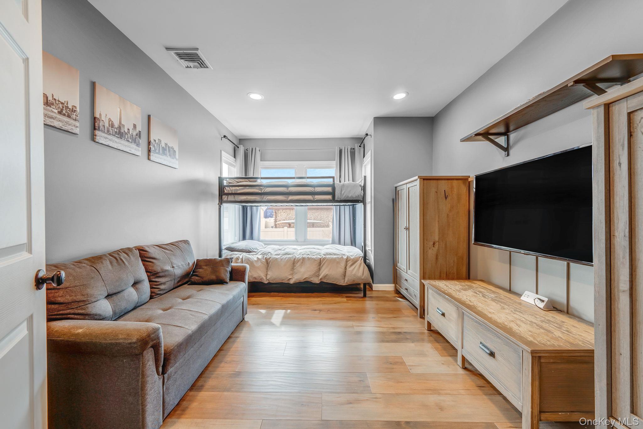 #17 photo, 244 S Bayview Avenue, Amityville , NY 11701