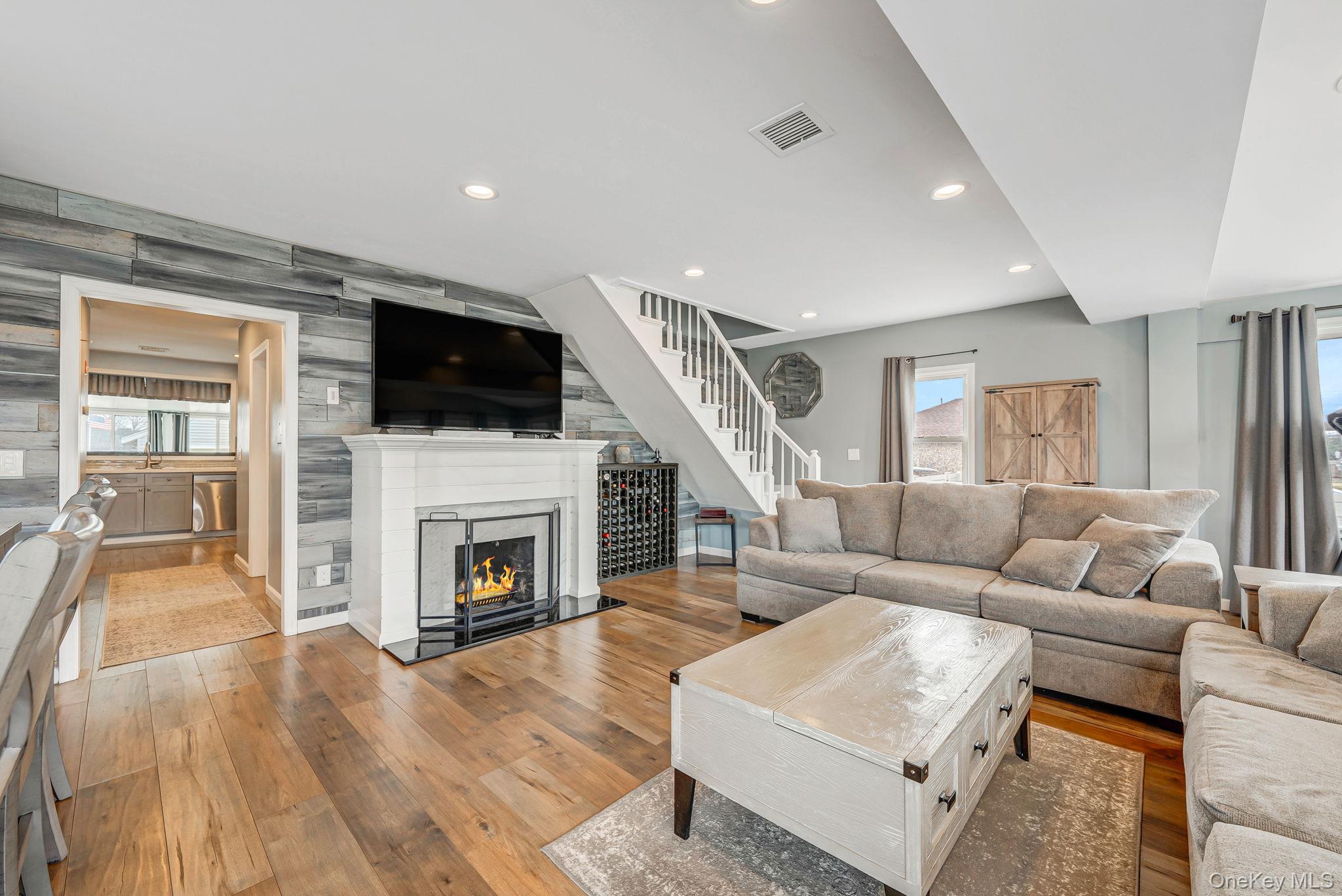 #5 photo, 244 S Bayview Avenue, Amityville , NY 11701