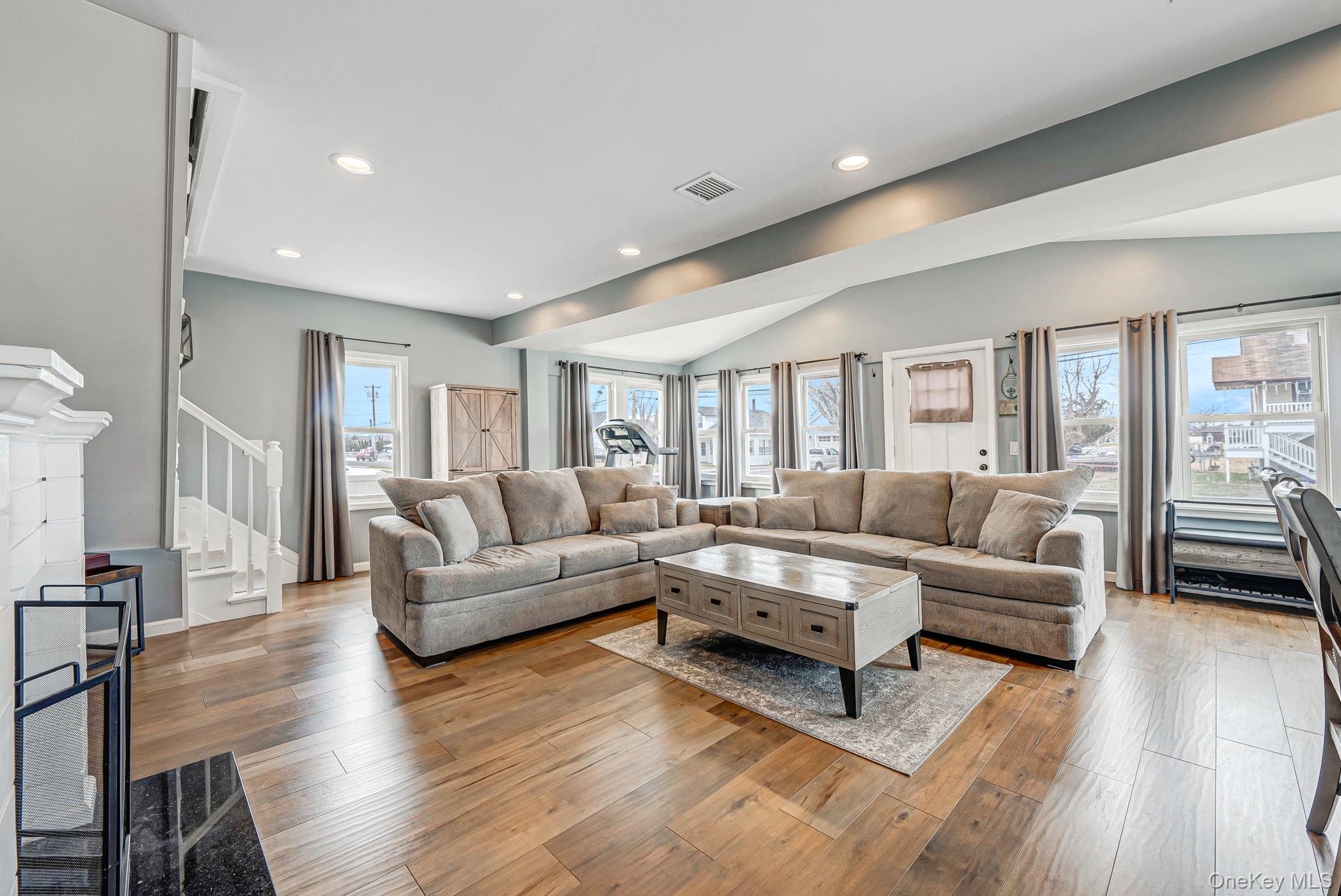 #7 photo, 244 S Bayview Avenue, Amityville , NY 11701