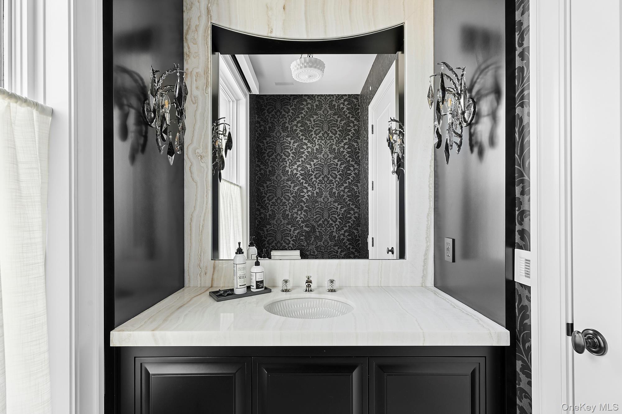 #16 photo, 34 Westbridge Road, সাফোক কাউন্টি Westhampton Beach , NY 11978