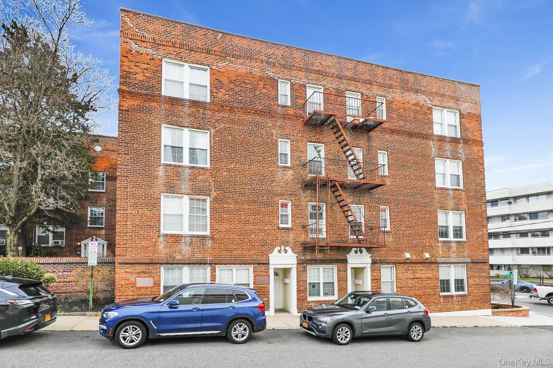 #1 photo, 1 Ash place, Great Neck Plaza , NY 11021