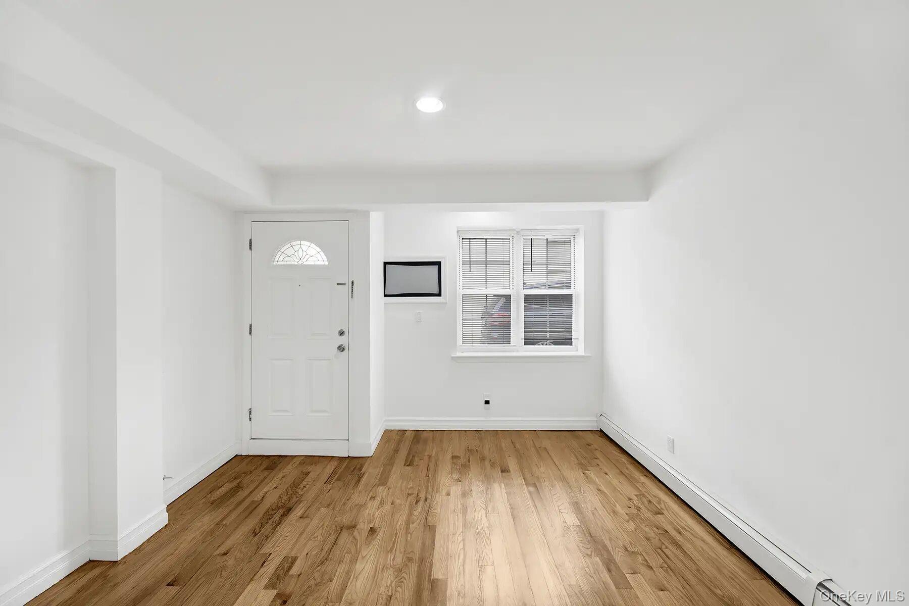 #4 photo, 1 Ash place, Great Neck Plaza , NY 11021