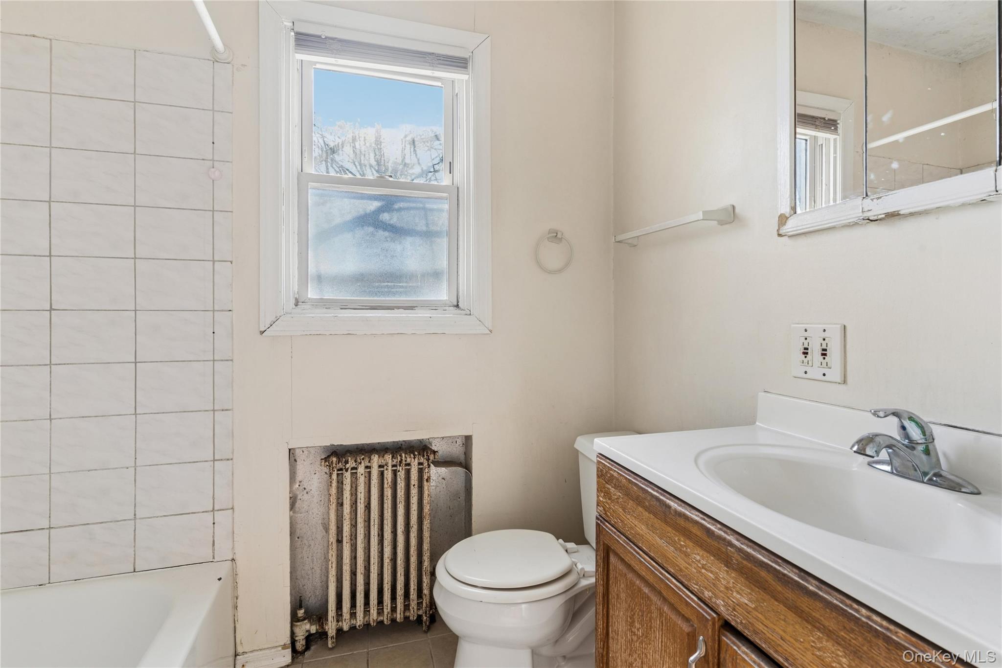 #10 photo, 2036 Front Street, East Meadow , NY 11554