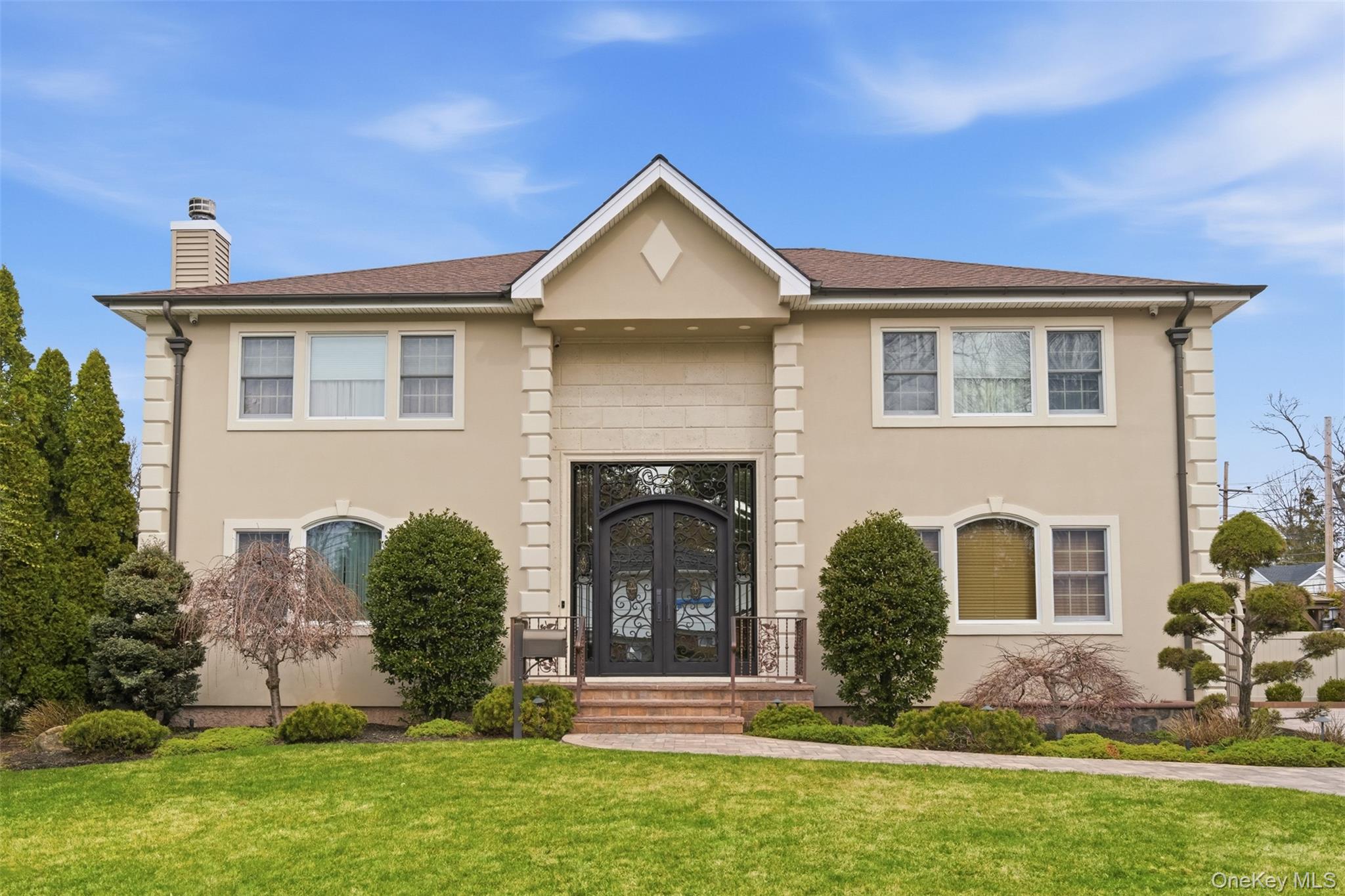 #1 photo, 2 Knoll Lane, Glen Head , NY 11545