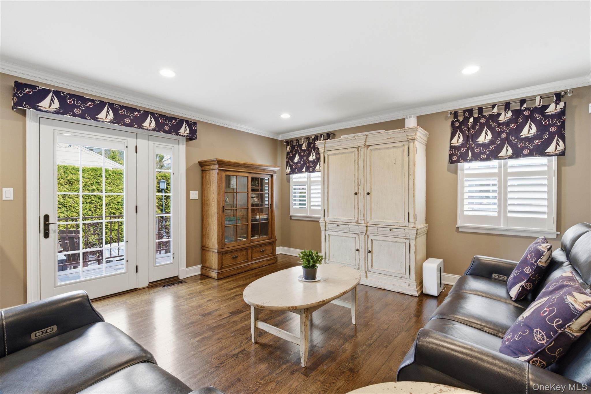 #18 photo, 2 Knoll Lane, Glen Head , NY 11545