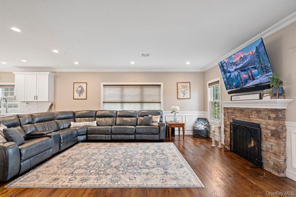 #17 photo, 157 Walnut Street, Massapequa Park , NY 11762