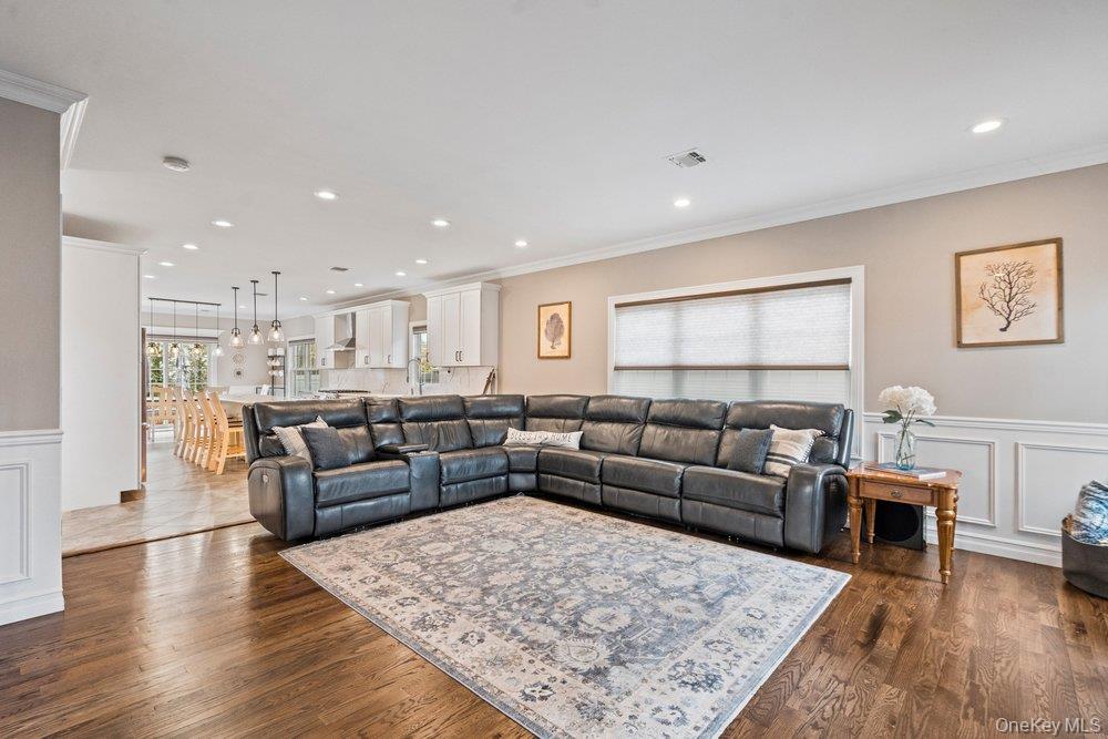 #18 photo, 157 Walnut Street, Massapequa Park , NY 11762