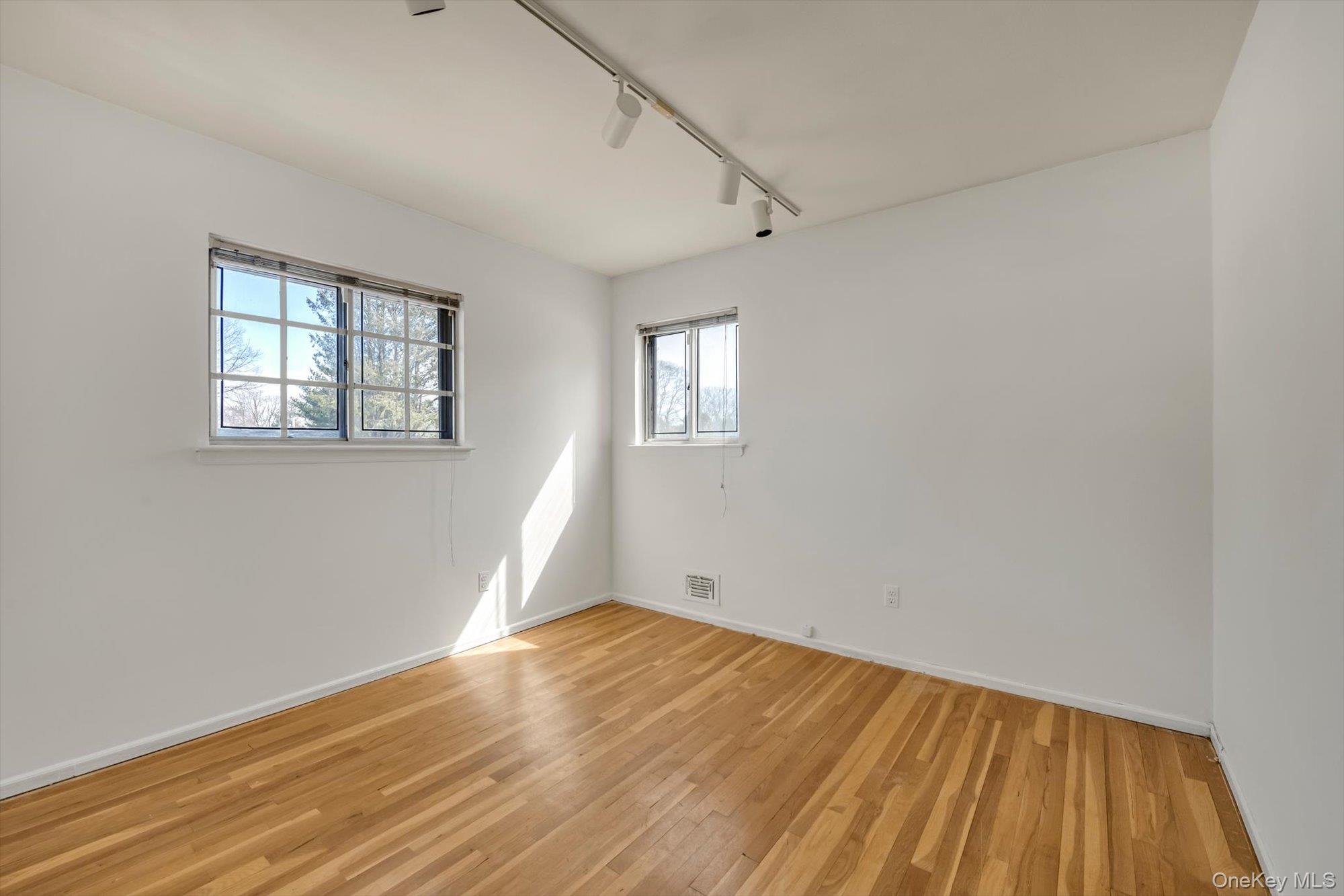 #18 photo, 23 Madison, নাসাউ কাউন্টি Jericho , NY 11753