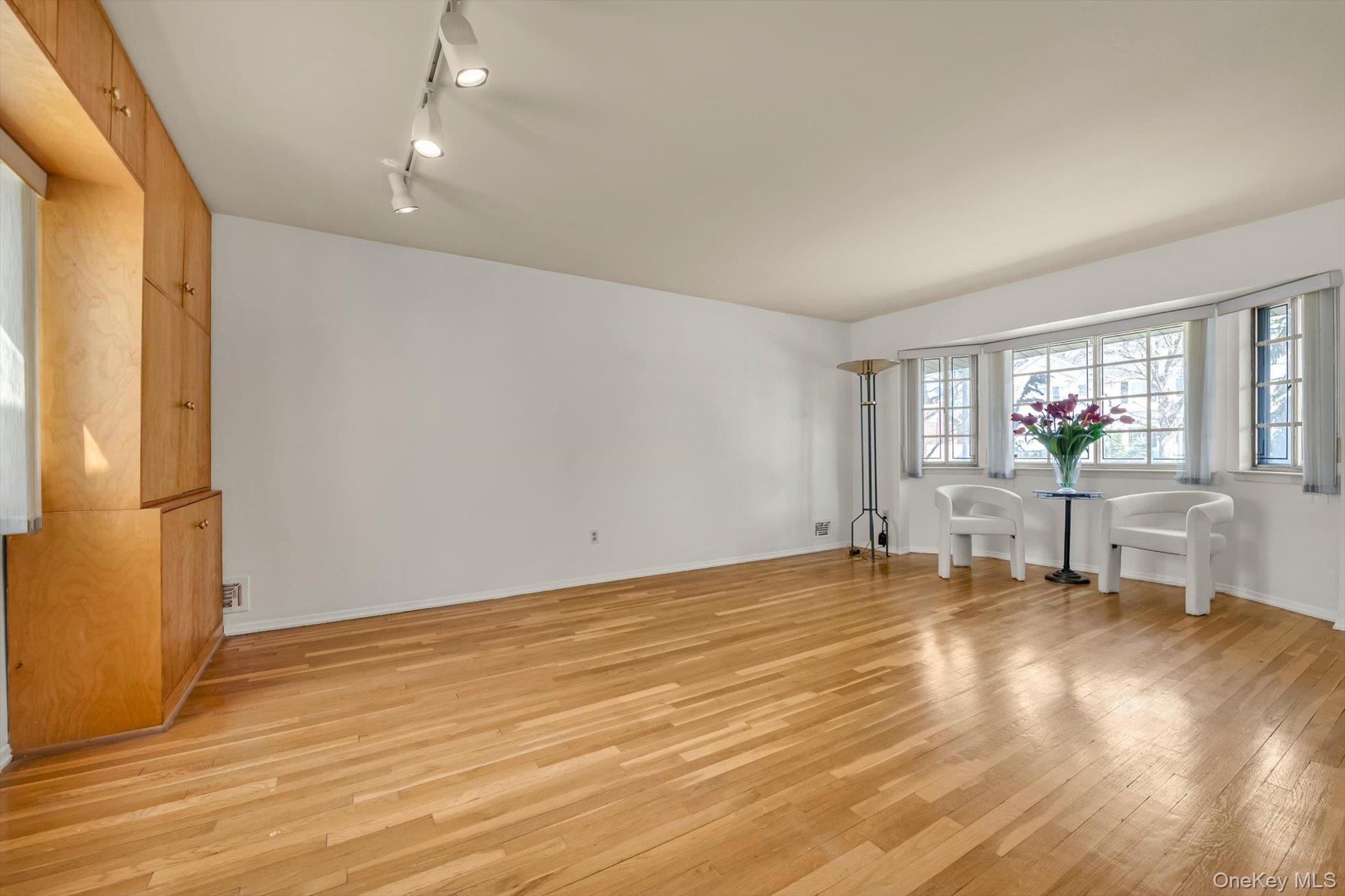 #7 photo, 23 Madison, নাসাউ কাউন্টি Jericho , NY 11753