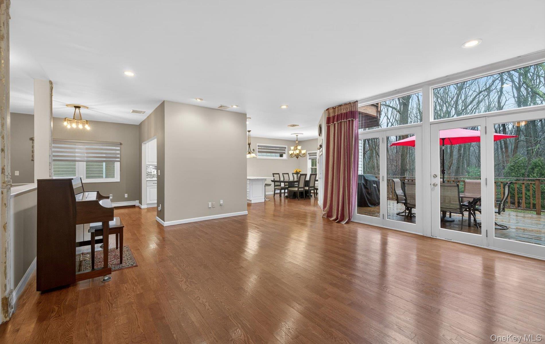 #15 photo, 9 Oxford Court, সাফোক কাউন্টি Wheatley Heights , NY 11798