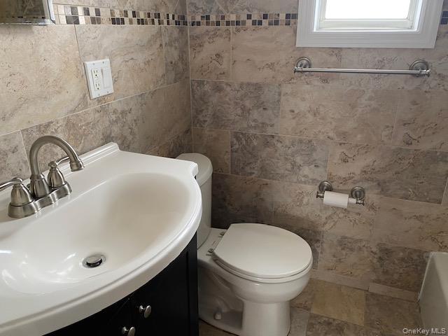 #12 photo, 255-36 74th Avenue, Glen Oaks , NY 11004