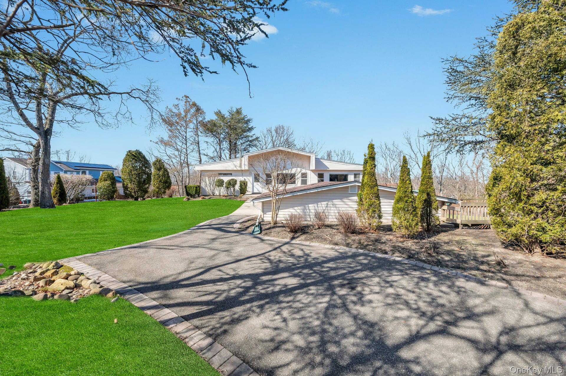 #19 photo, 39 Sycamore Avenue, Farmingville , NY 11738