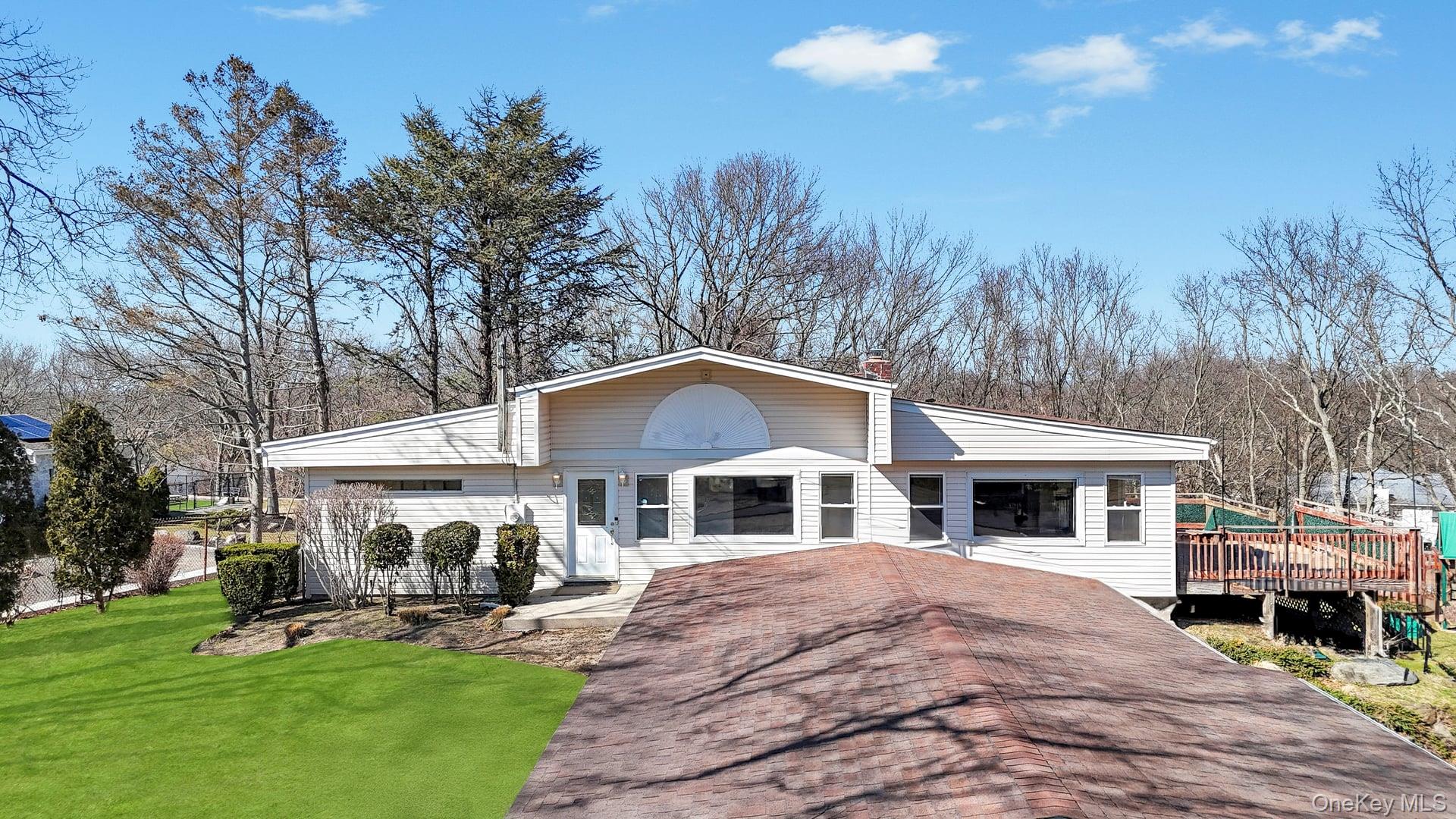 #20 photo, 39 Sycamore Avenue, Farmingville , NY 11738