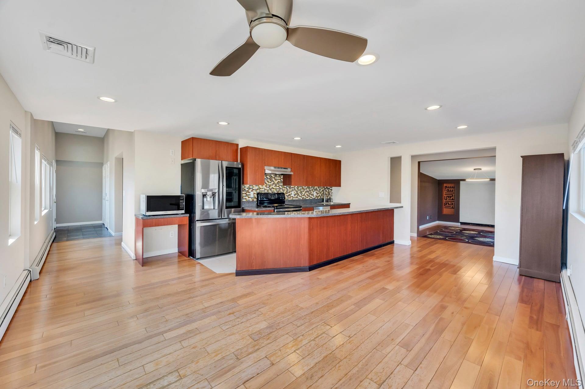 #4 photo, 39 Sycamore Avenue, Farmingville , NY 11738