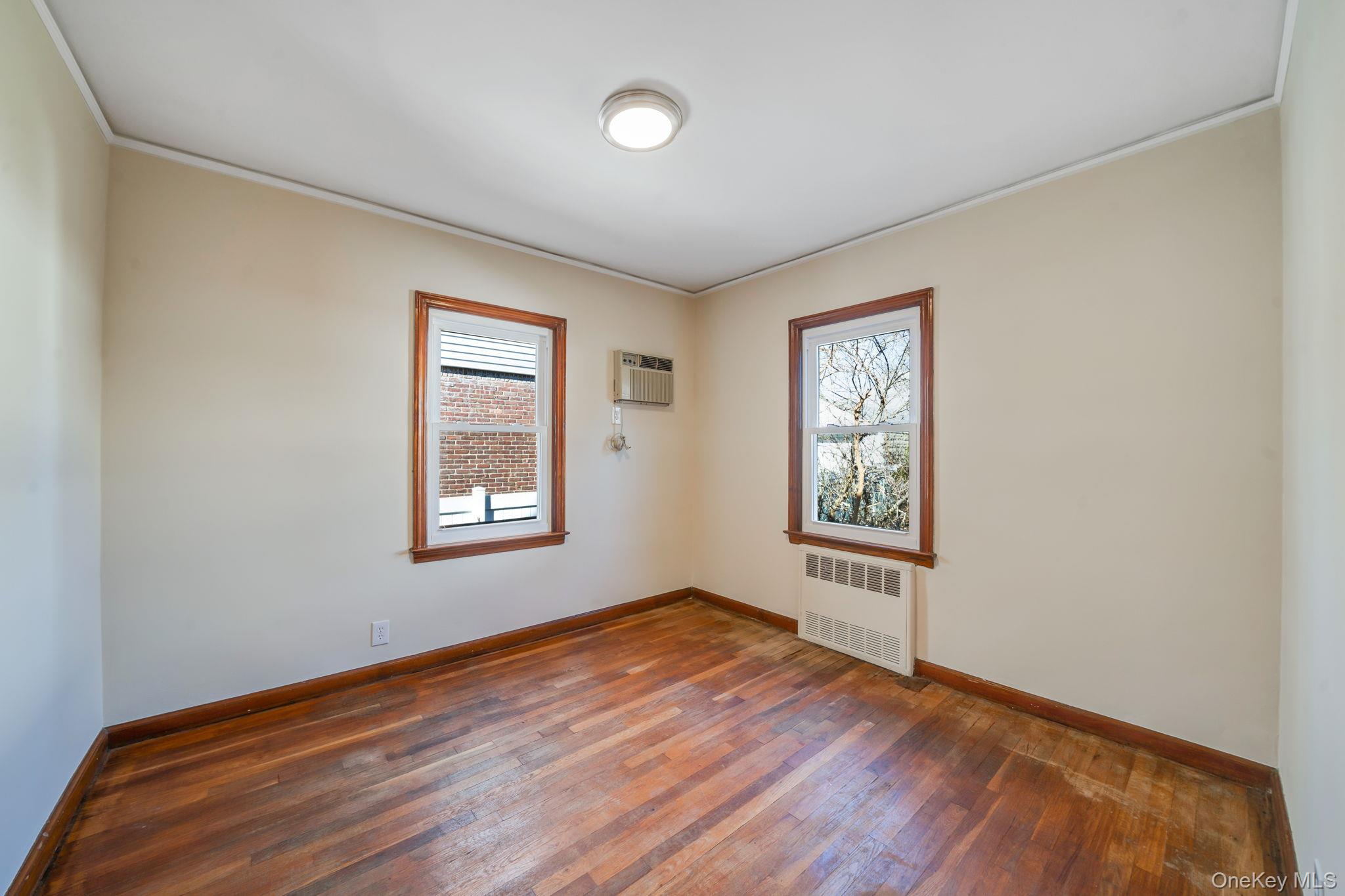 #11 photo, 48 Winthrop Street, New Hyde Park , NY 11040