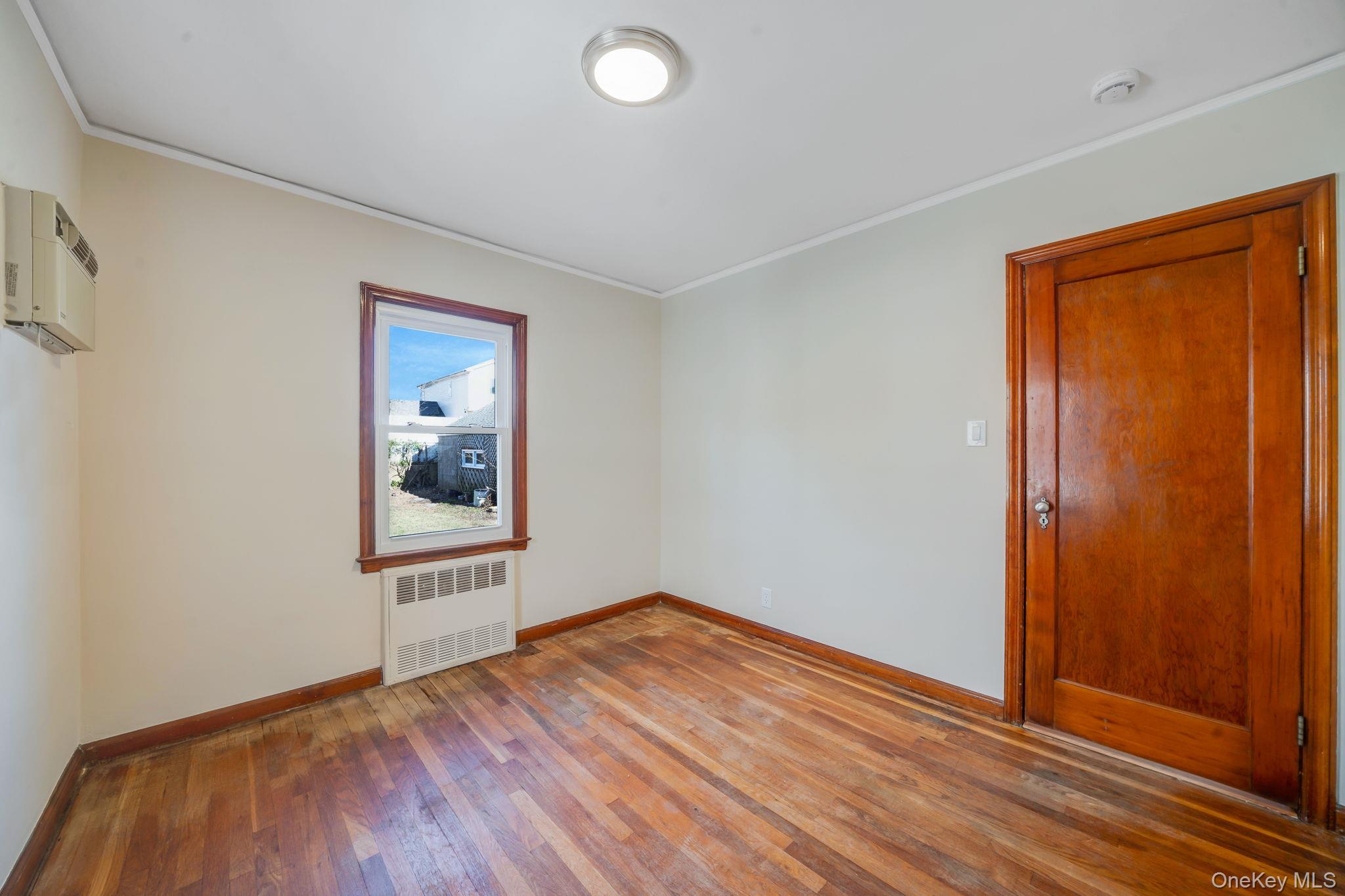 #12 photo, 48 Winthrop Street, New Hyde Park , NY 11040