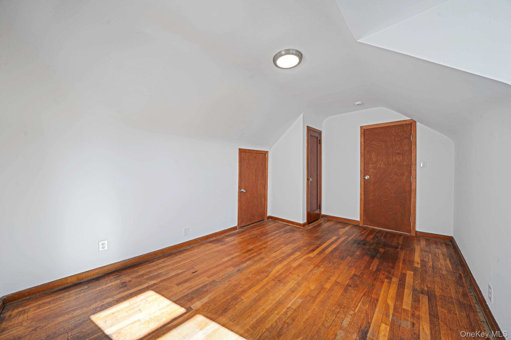 #19 photo, 48 Winthrop Street, New Hyde Park , NY 11040