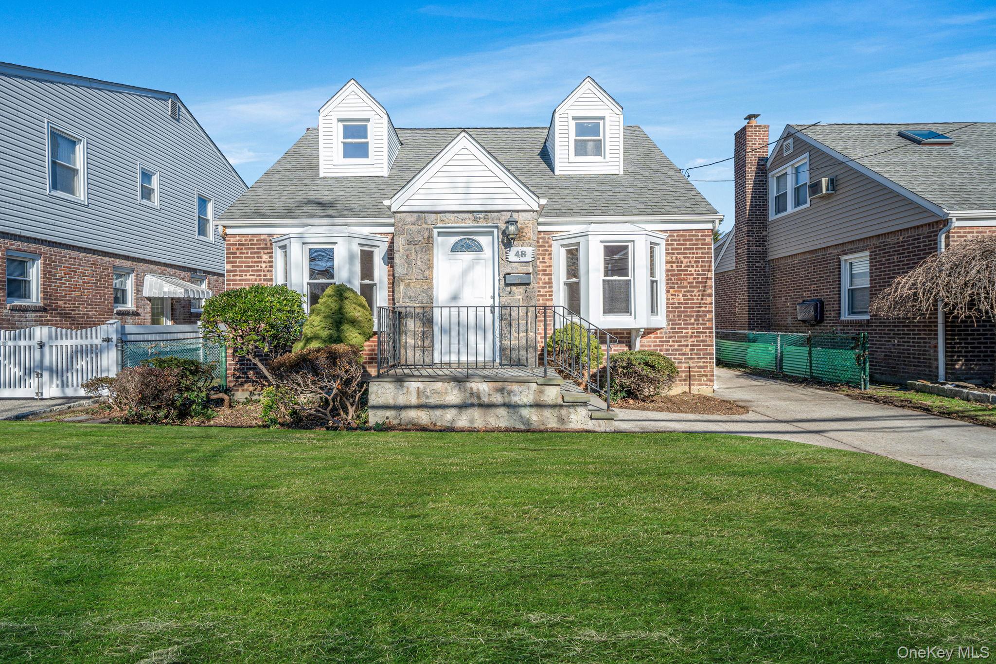 #2 photo, 48 Winthrop Street, New Hyde Park , NY 11040