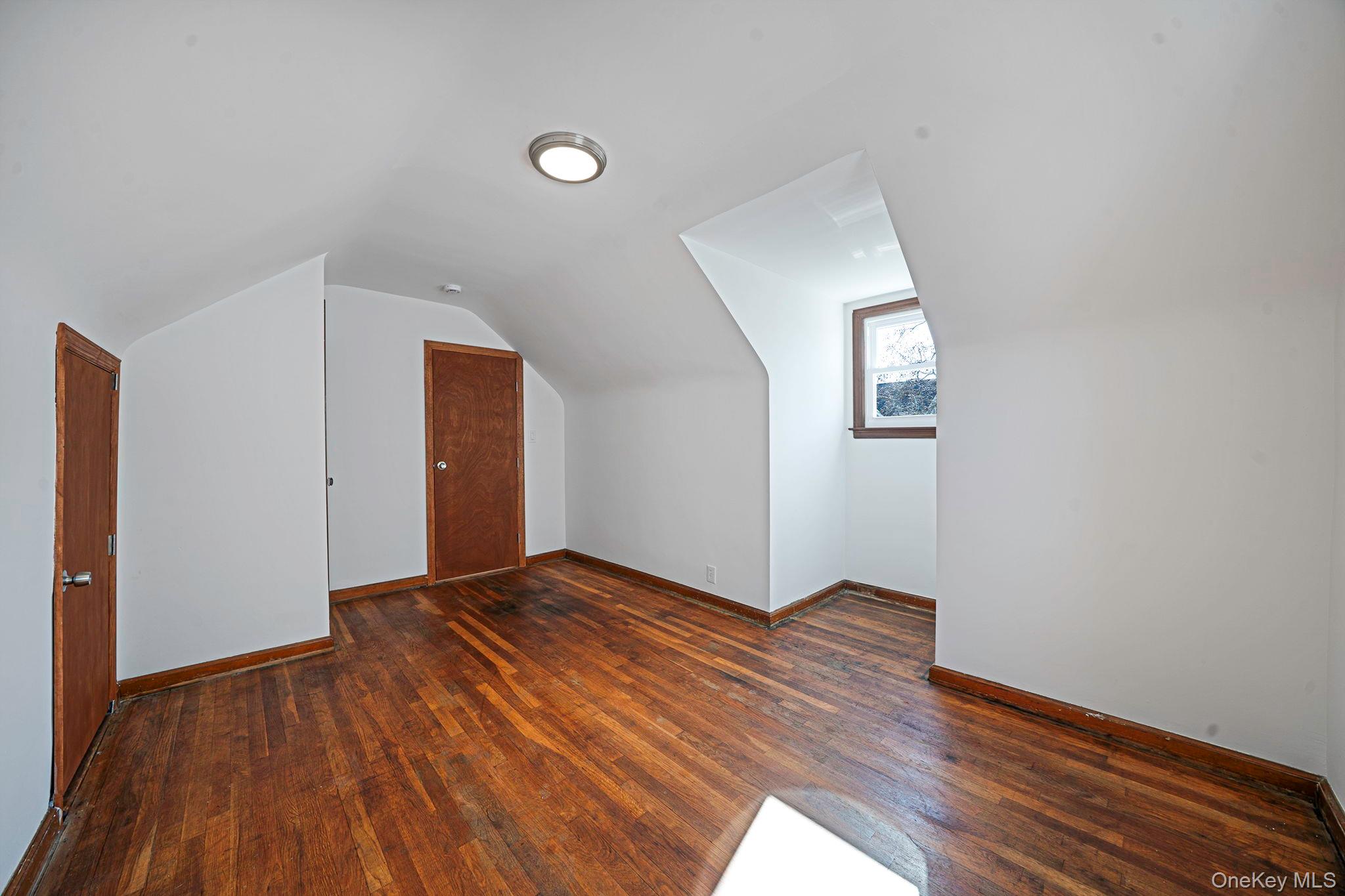 #20 photo, 48 Winthrop Street, New Hyde Park , NY 11040