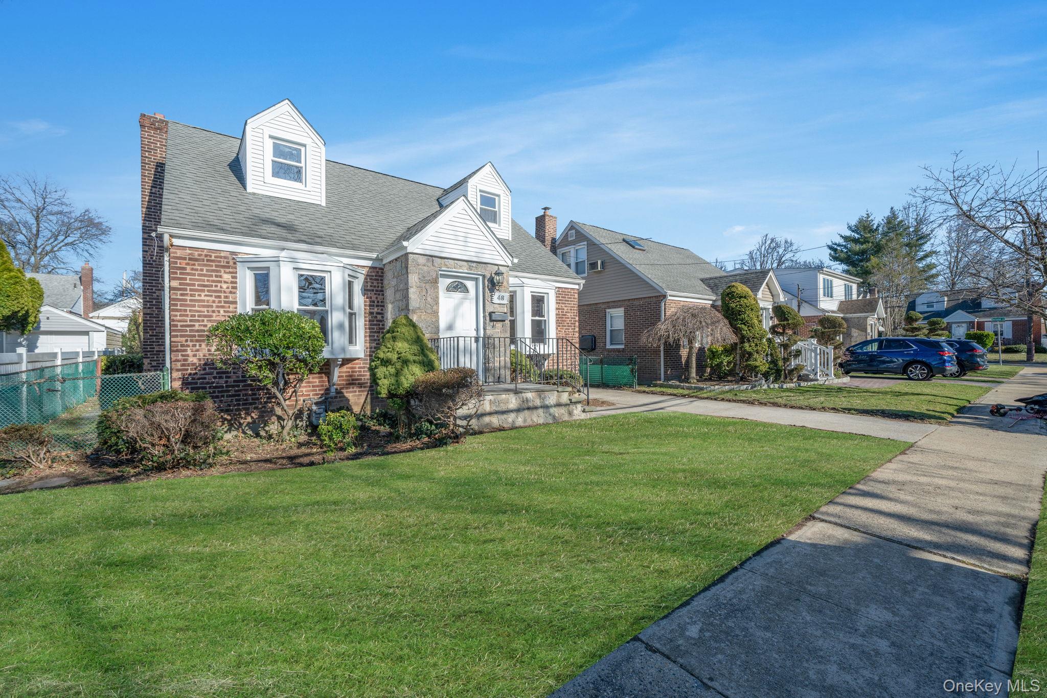 #3 photo, 48 Winthrop Street, New Hyde Park , NY 11040