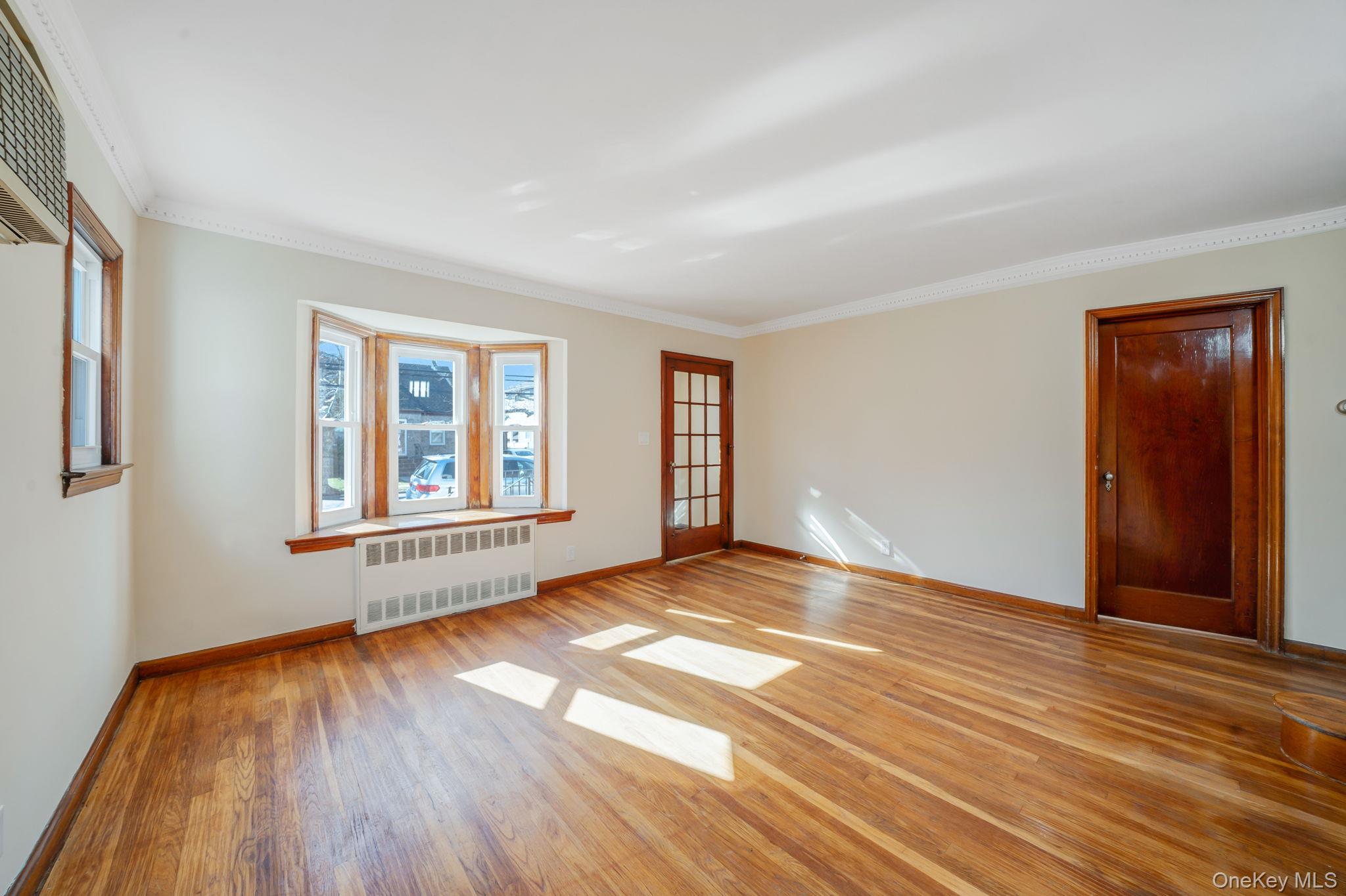 #8 photo, 48 Winthrop Street, New Hyde Park , NY 11040