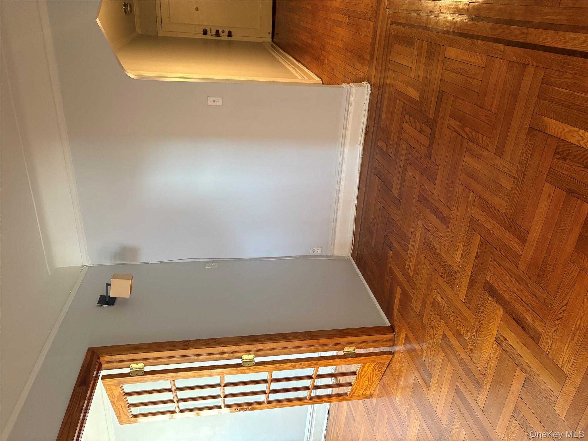 #1 photo, 5005 43rd Avenue, কুইন্‌স Woodside , NY 11377