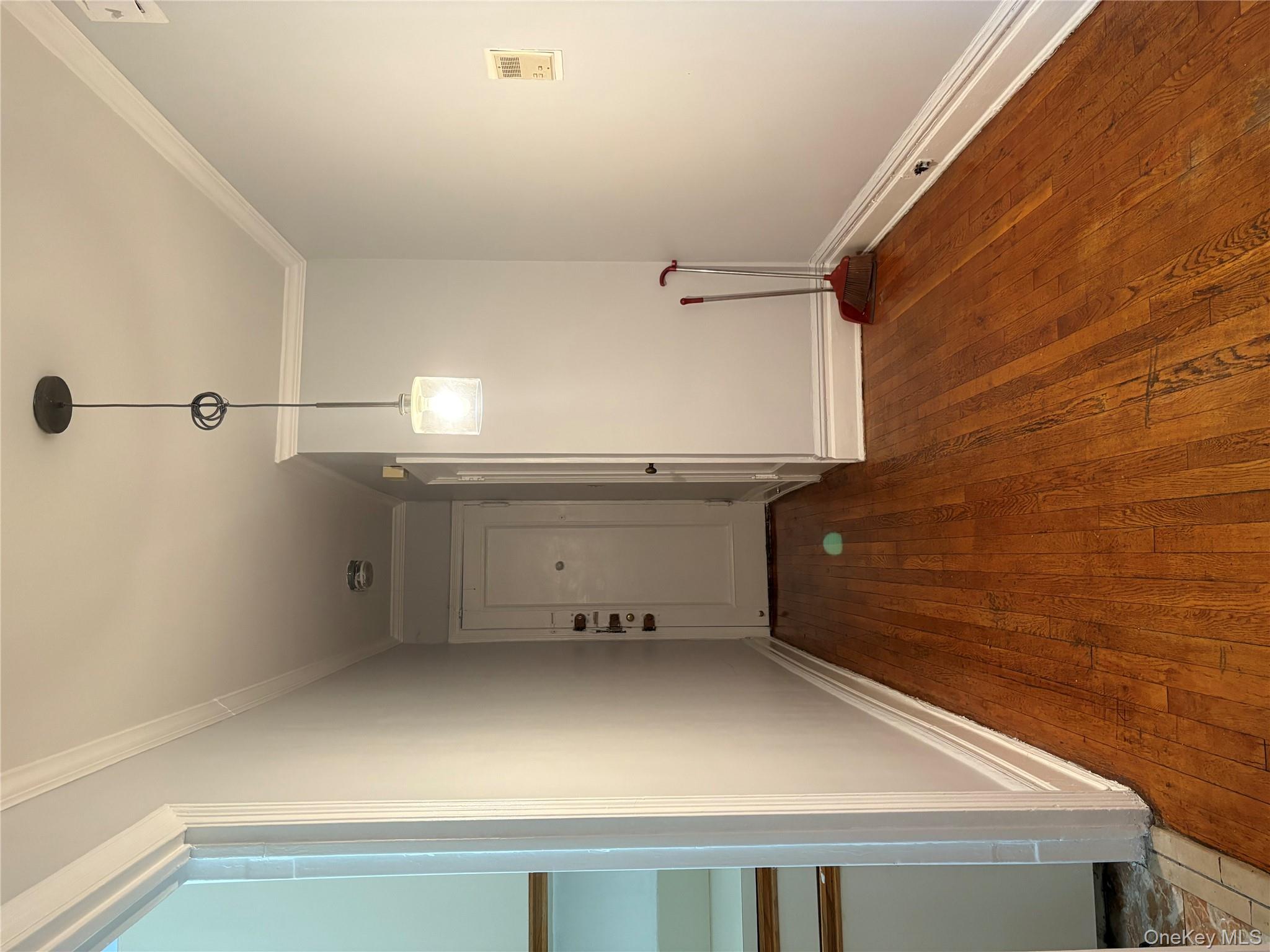 #15 photo, 5005 43rd Avenue, কুইন্‌স Woodside , NY 11377