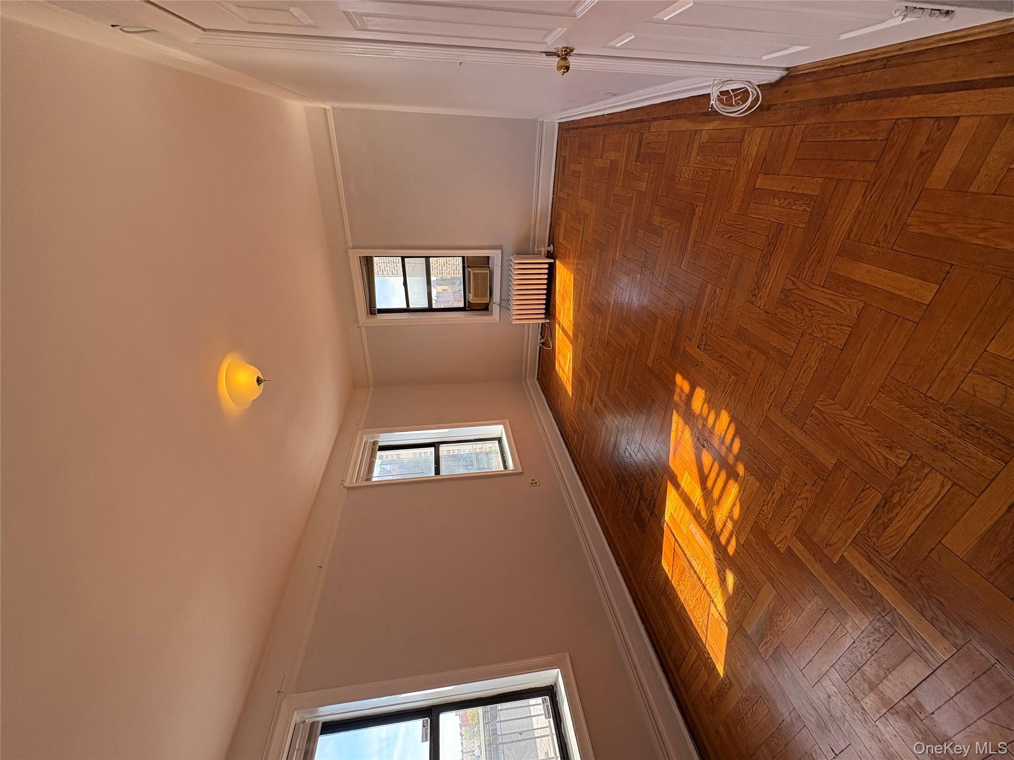 #20 photo, 5005 43rd Avenue, কুইন্‌স Woodside , NY 11377