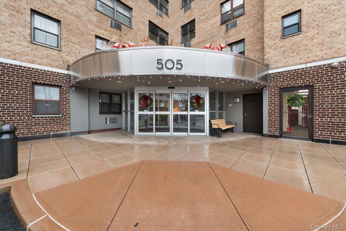 #16 photo, 505 Central Avenue, White Plains , NY 10606