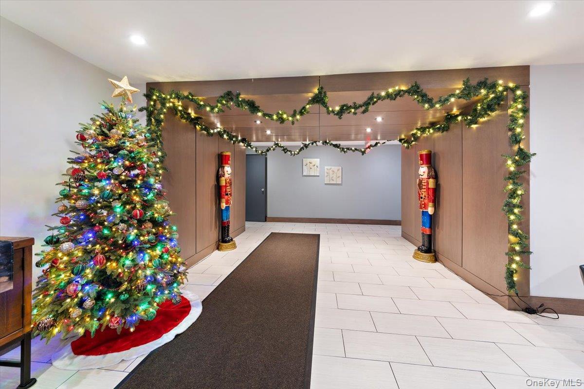 #18 photo, 505 Central Avenue, White Plains , NY 10606